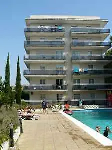 Апартаменты Apartamentos Intersalou Priorat