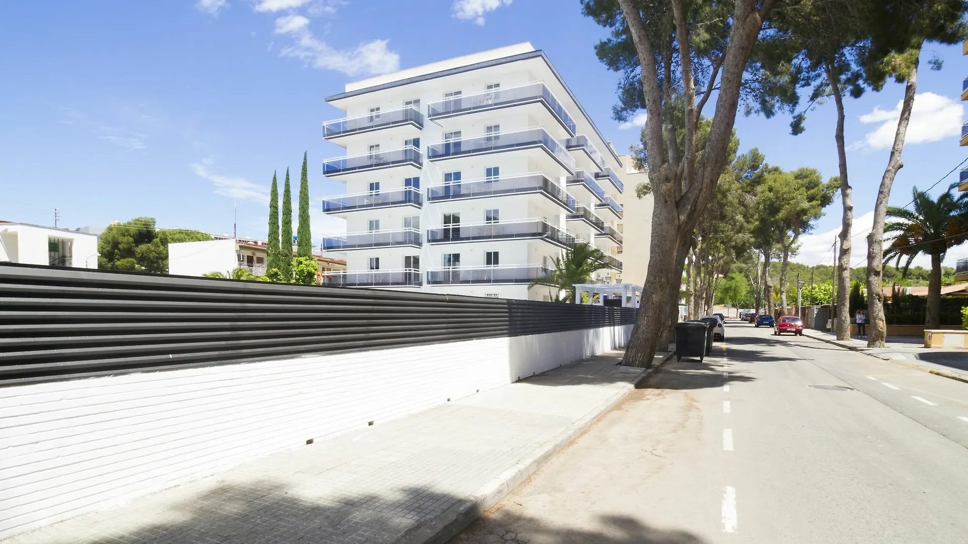 Apartamentos Intersalou Priorat Салоу